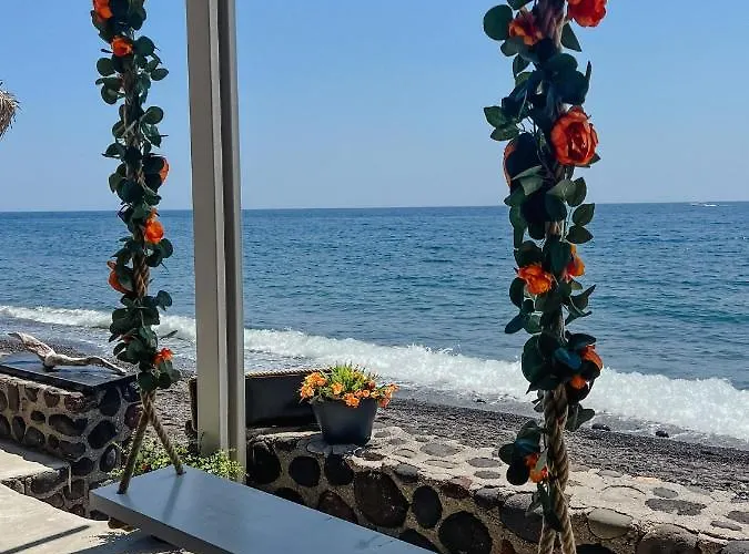 Black Bay Caves Suites