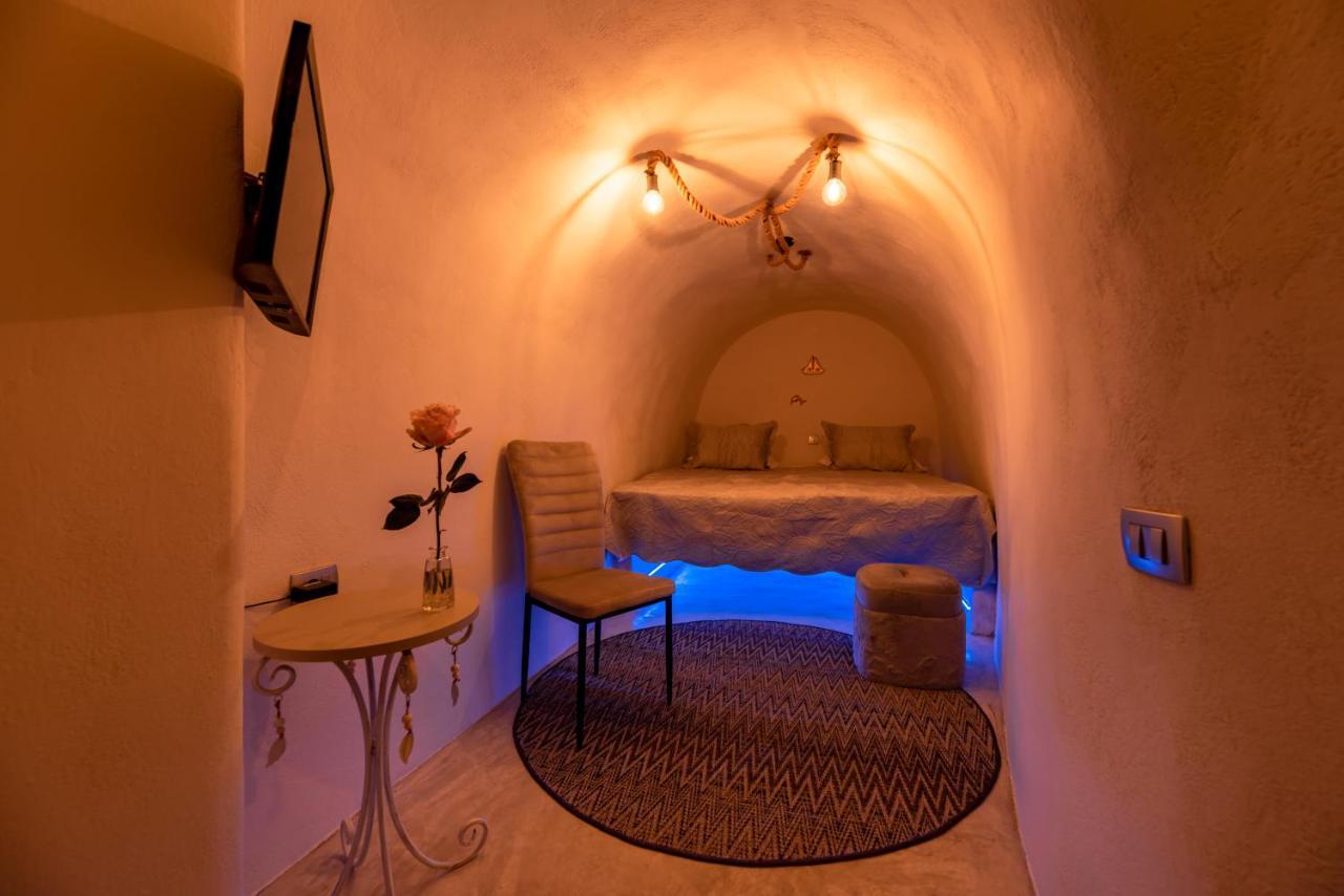 Apartment Black Bay Caves *