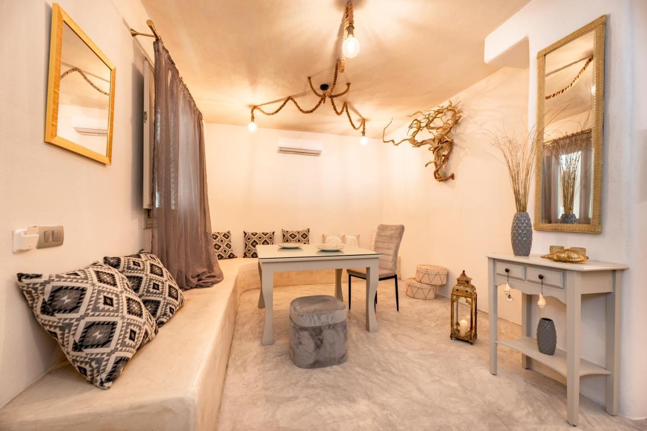 Black Bay Caves Apartment Akrotiri (Santorini)