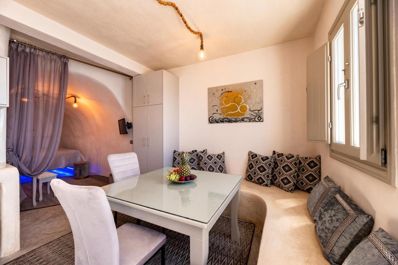 Black Bay Caves Apartment