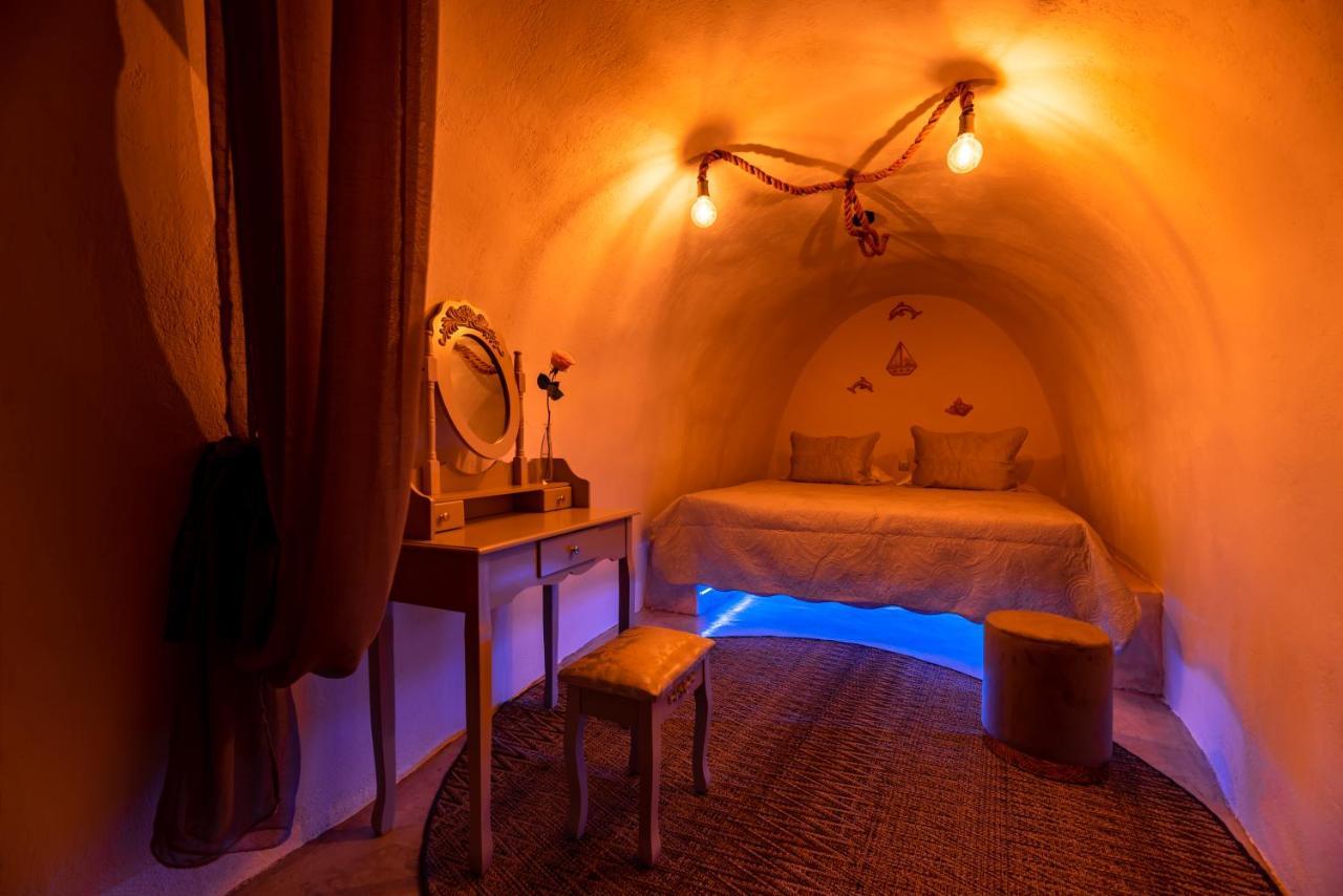 Black Bay Caves Apartment *